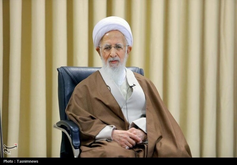 آیت‌الله جوادی آملی: قرآن برای همه انسان‌ها در تمام اعصار پیام دارد / اخبار قم - اخبار استانها