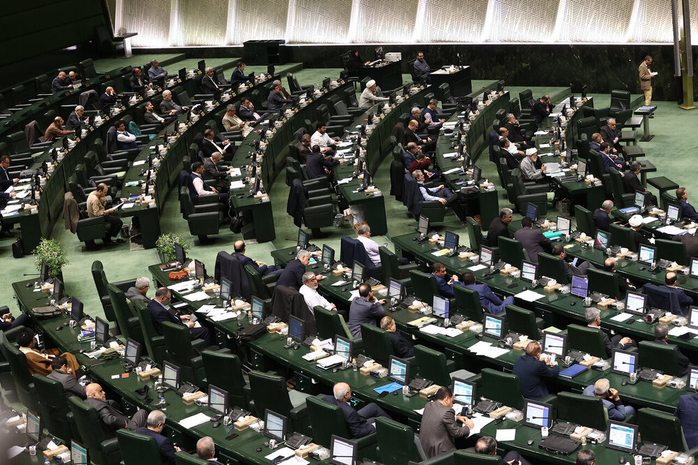 جلسه علنی مجلس برای بررسی بودجه ۱۴۰۵ نوبت صبح به پایان رسید؛ دستور کار ادامه بررسی جداول مصارف / بودجه ۱۴۰۵ , مجلس شورای اسلامی , جلسه علنی , قالیباف , جداول مصارف