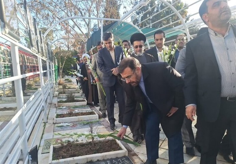دهه فجر در استان فارس با تجدید عهد با شهیدان آغاز شد / اخبار فارس - اخبار استانها