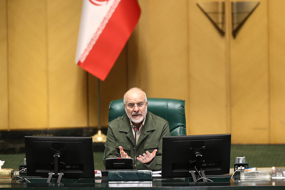 قالیباف به وزیر کار هشدار داد: اصلاح فوری دهک‌بندی‌های جمعیتی مبنای پرداخت کالابرگ الکترونیکی / قالیباف , دهک بندی , کالابرگ الکترونیکی , یارانه , وزارت تعاون