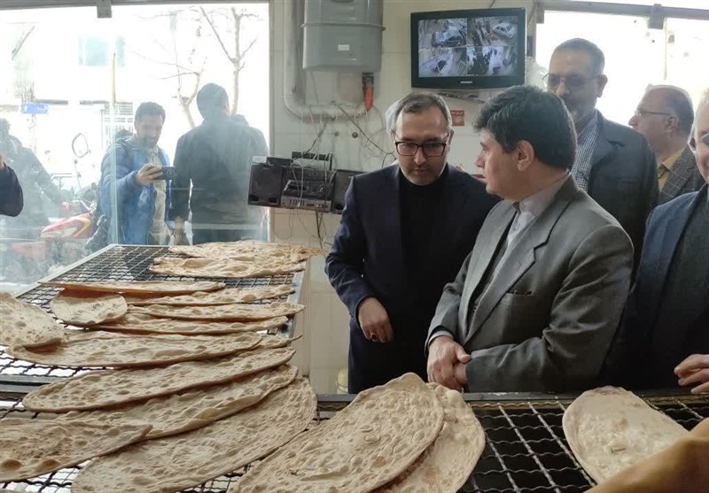 انتقاد استاندار مازندران از قیمتهای چندگانه و صفهای طولانی نان / اخبار مازندران - اخبار استانها