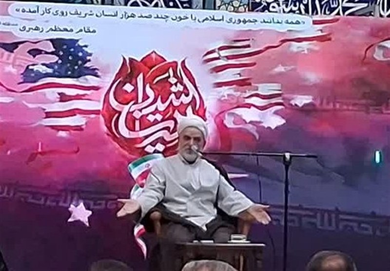 الهامینیا: جمهوری اسلامی در برابر جبهه تاریکی ایستاده است / اخبار مرکزی - اخبار استانها