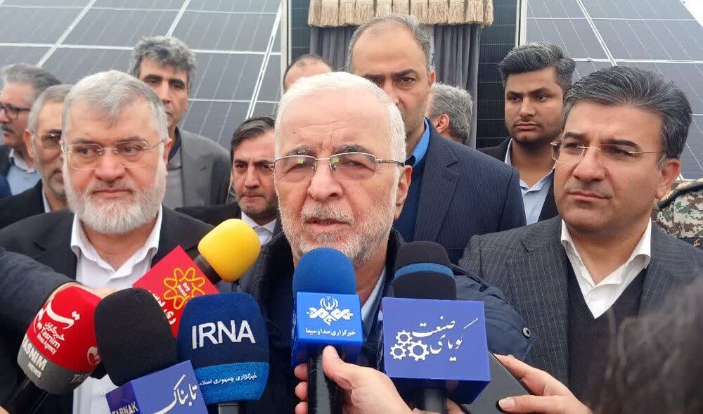 وزیر کشور: ایران به کارگاه بزرگ تولید انرژی تجدیدپذیر بدل شده است / انرژی تجدیدپذیر , ناترازی برق , وزیر کشور , انرژی خورشیدی , توسعه انرژی پاک