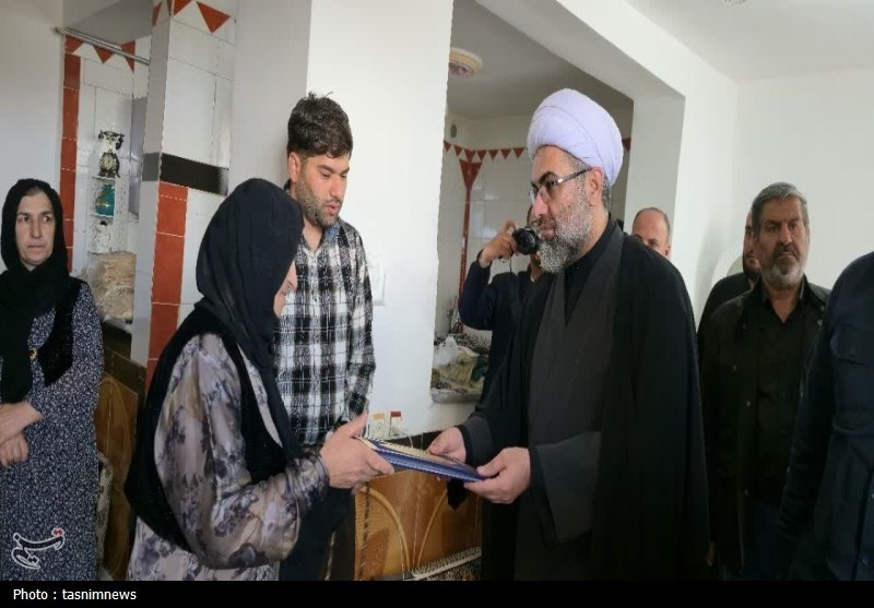 سرکشی و دلجویی مسئولان سپاه از خانواده‌های شهدای سروآباد+تصاویر / اخبار کردستان - اخبار استانها