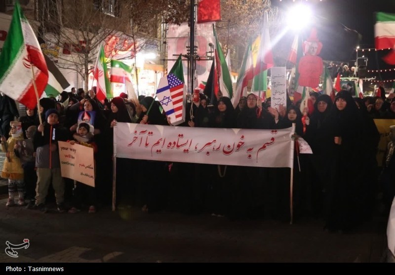 قیام دختران زنجانی در رثای خونخواهی رهبر شهید انقلاب / اخبار زنجان - اخبار استانها