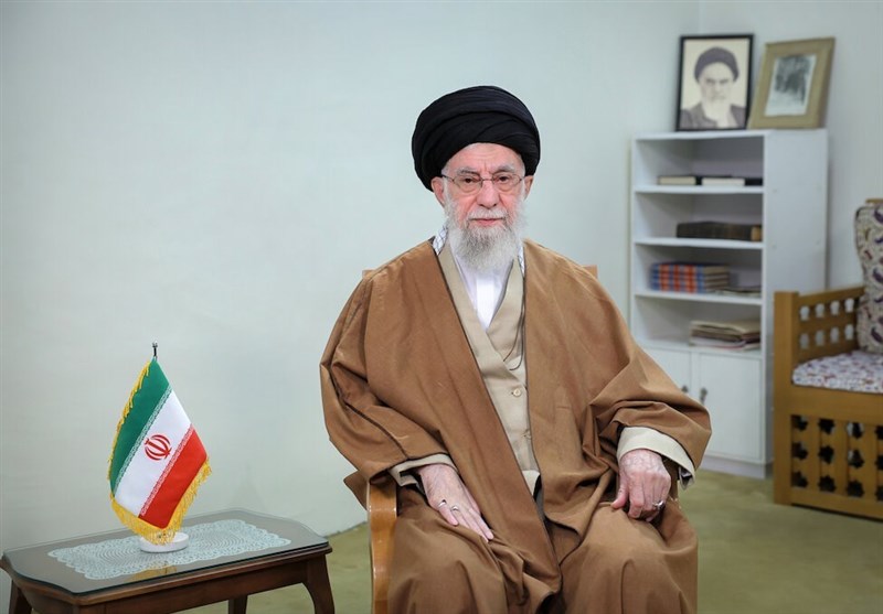مباهله باشکوه در میانه میدان / جدیدترین اخبار مرتبط با آیت الله امام خامنه‌ای - اخبار حوزه امام و رهبری