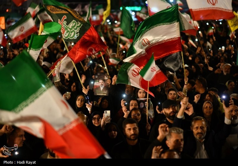حضور پرشور میدانی کاشانیها در موج بیست و پنجم در تجمعات+فیلم / اخبار کاشان - اخبار استانها