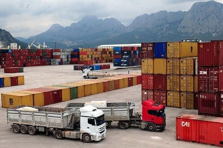 اقدام جدید گمرک برای ترخیص فوری کالاها؛ خروج کالا صرفا با ارائه تعهد / , , , ,