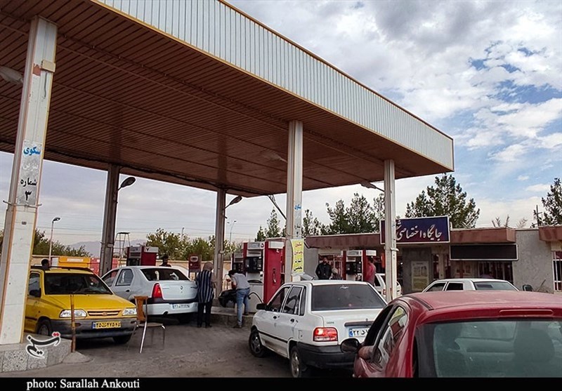 ردیابی قاچاق در صفهای بنزین جنوب؛ 39 خودرو در میناب از مدار خارج شدند / اخبار هرمزگان - اخبار استانها