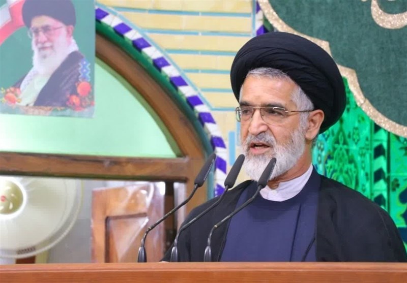 تأکید امام‌جمعه موقت یزد بر حفظ وحدت و تبعیت از ولایت / اخبار یزد - اخبار استانها