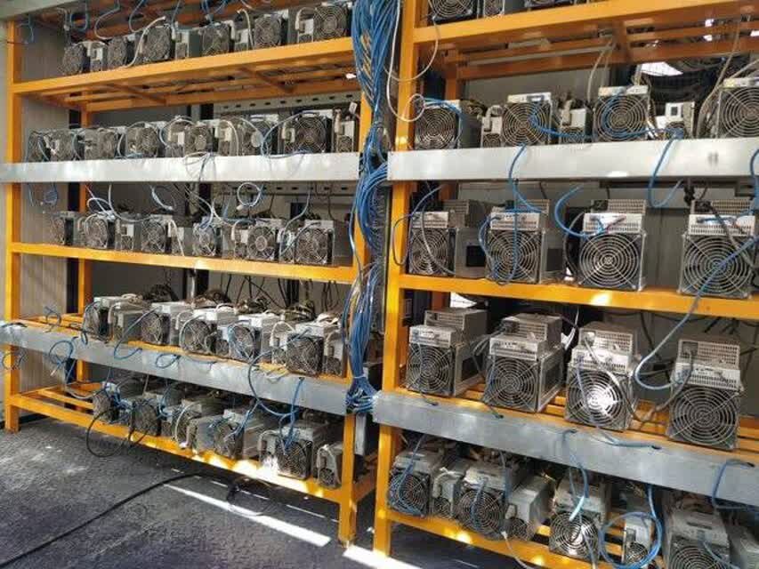 استخراج غیرمجاز رمزارز؛ تهدیدی برای پایداری شبکه برق کشور / استخراج رمزارز , ماینر غیرمجاز , شبکه برق , مصرف برق , بحران انرژی