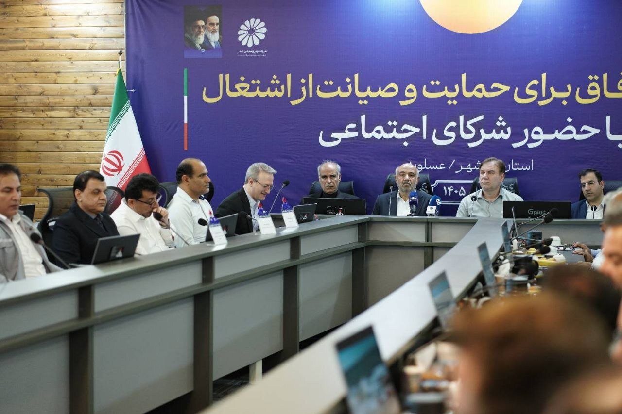 قراردادهای استاندارد جایگزین پیمانکاری با دولت/ بازنگری مشاغل سخت ضروری است / قراردادهای کار , مشاغل سخت , بازنشستگی , وزیر تعاون , حقوق کارکنان