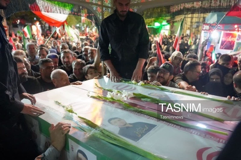 طنین «لبیک یا حسین» در وداع شبانه زنجانی‌ها با شهدای پاسدار / اخبار زنجان - اخبار استانها