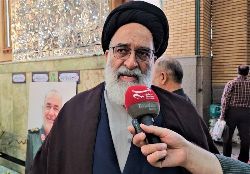 تنگه هرمز تنگه اُحد انقلاب اسلامی است / اخبار استان تهران - اخبار استانها