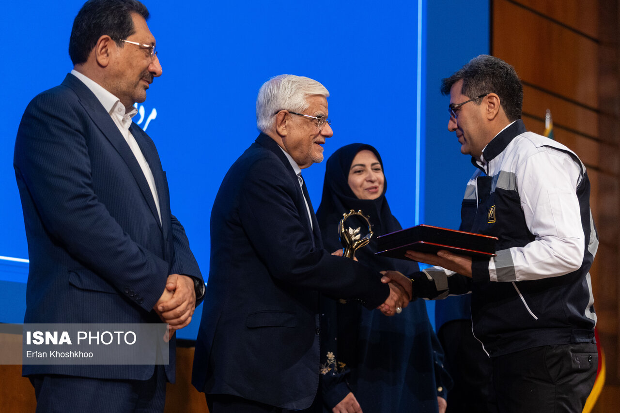 برگزاری بیست و پنجمین همایش ملی صنعت، معدن و خدمات سبز / صنعت , معدن , خدمات سبز , همایش ملی , تقدیر