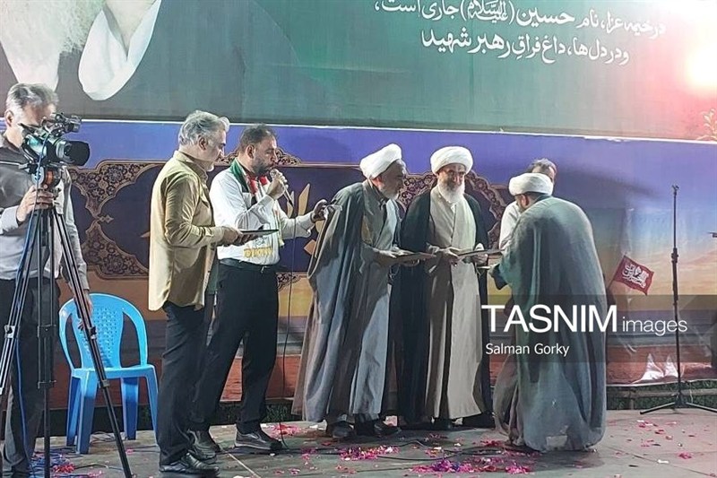تجلیل از واقفان و بانیان امام‌زادگان بوشهر در اجتماع شبانه مردم / اخبار بوشهر - اخبار استانها