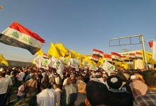 تجمع گسترده عراقیها مقابل فرودگاه نجف در محکومیت توقف پروازهای ایران