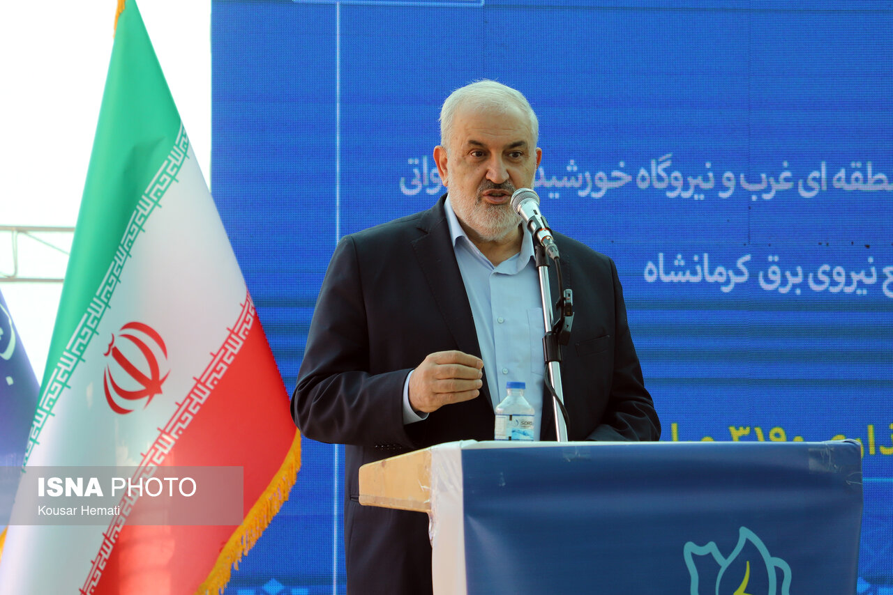 وزیر نیرو: هر هفته ۱۰۰ مگاوات نیروگاه خورشیدی افتتاح می‌شود / نیروگاه خورشیدی , وزیر نیرو , ظرفیت تولید برق , انرژی‌های تجدیدپذیر , اقتصاد