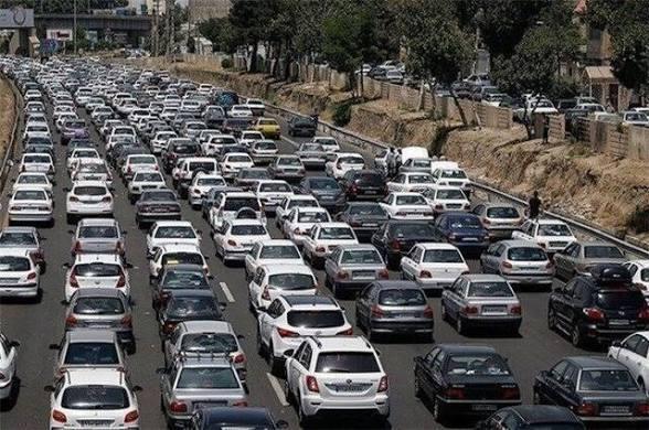 ترافیک سنگین در محورهای شمالی و هشدار به رانندگان / ترافیک سنگین , محورهای شمالی , آزادراه تهران-شمال , مرکز مدیریت راه‌ها , وضعیت جوی